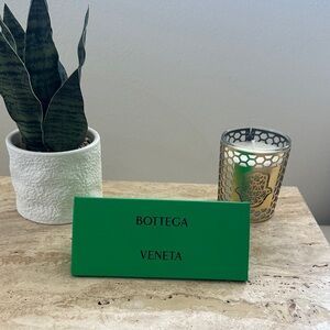 Bottega Veneta Vibrant Green Display Card